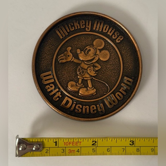 Vintage Bronze Walt Disney World Mickey Mouse Coaster Made In Canada - Picture 3 of 3